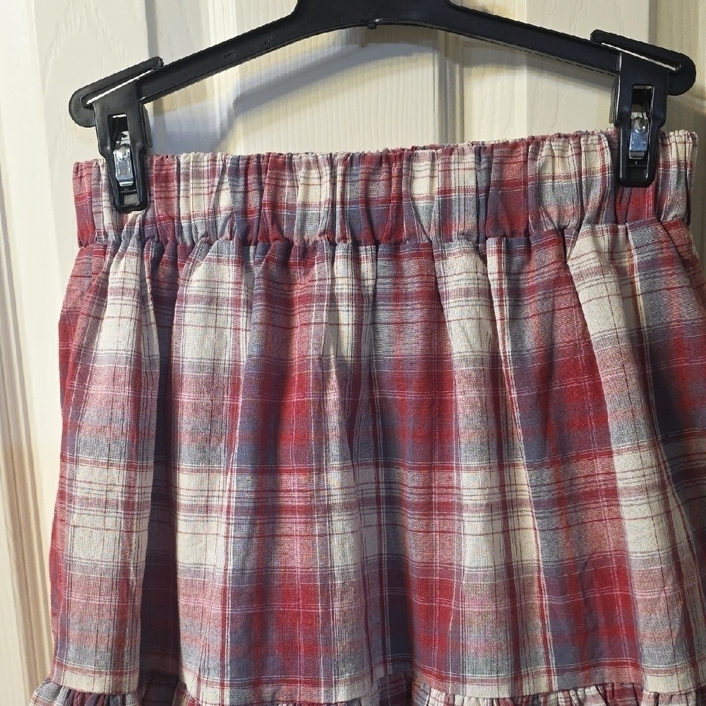 Elegant Plaid Maxi Skirt - Red and White - Picture 2 of 4